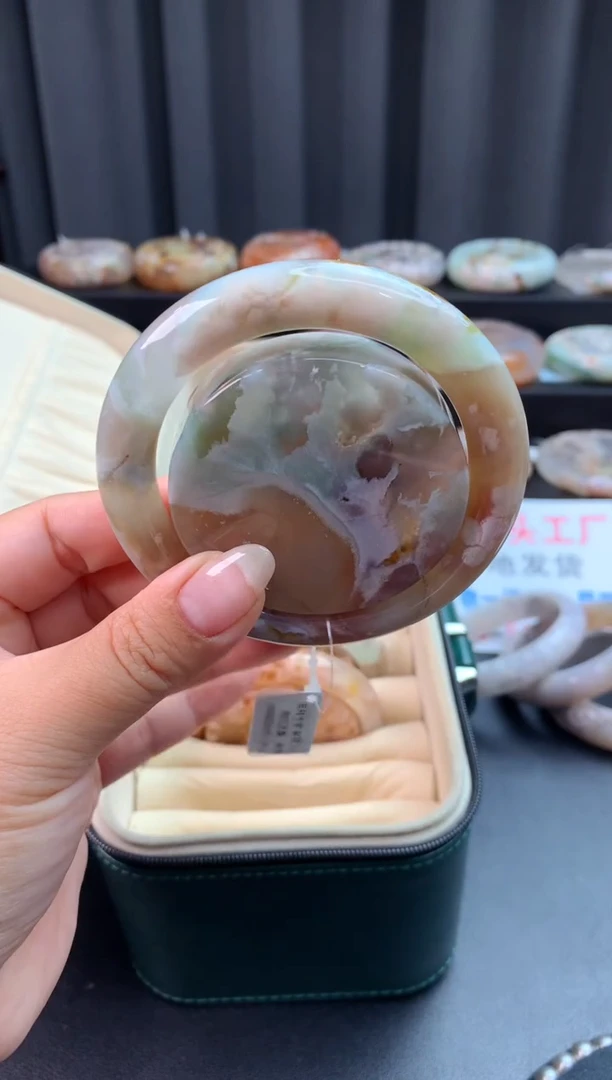 未镶嵌手镯石英质玉（58圈口）赠送镯心