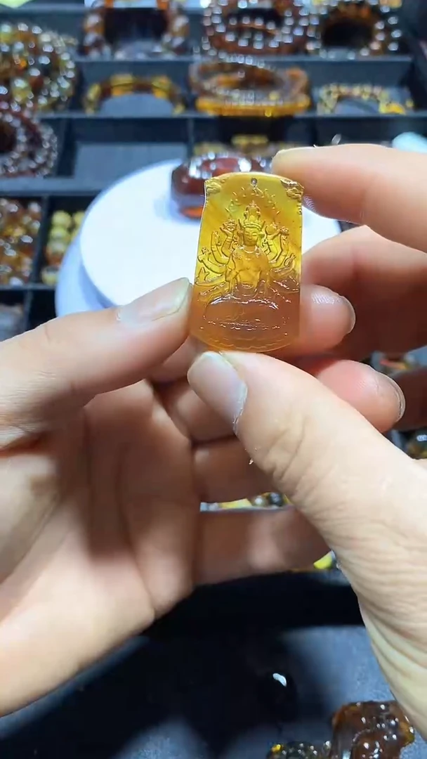 绿珀颈饰未镶嵌天然缅甸琥珀