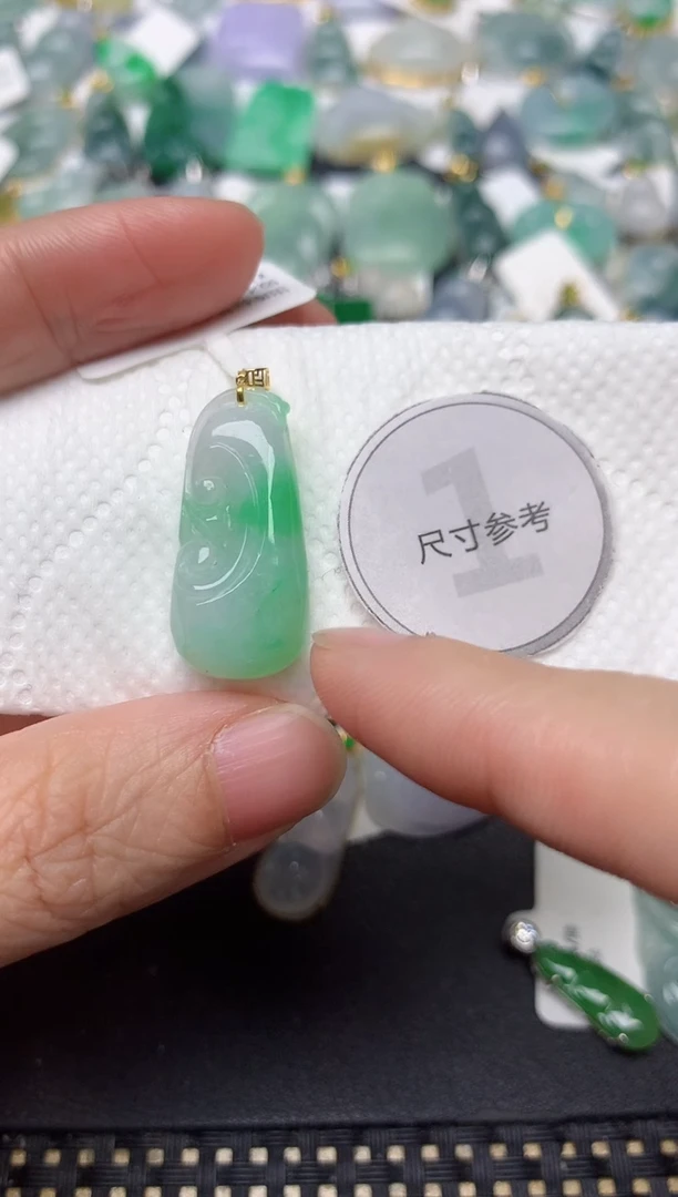 颈饰18K金镶嵌翡翠天然缅甸A货翡翠