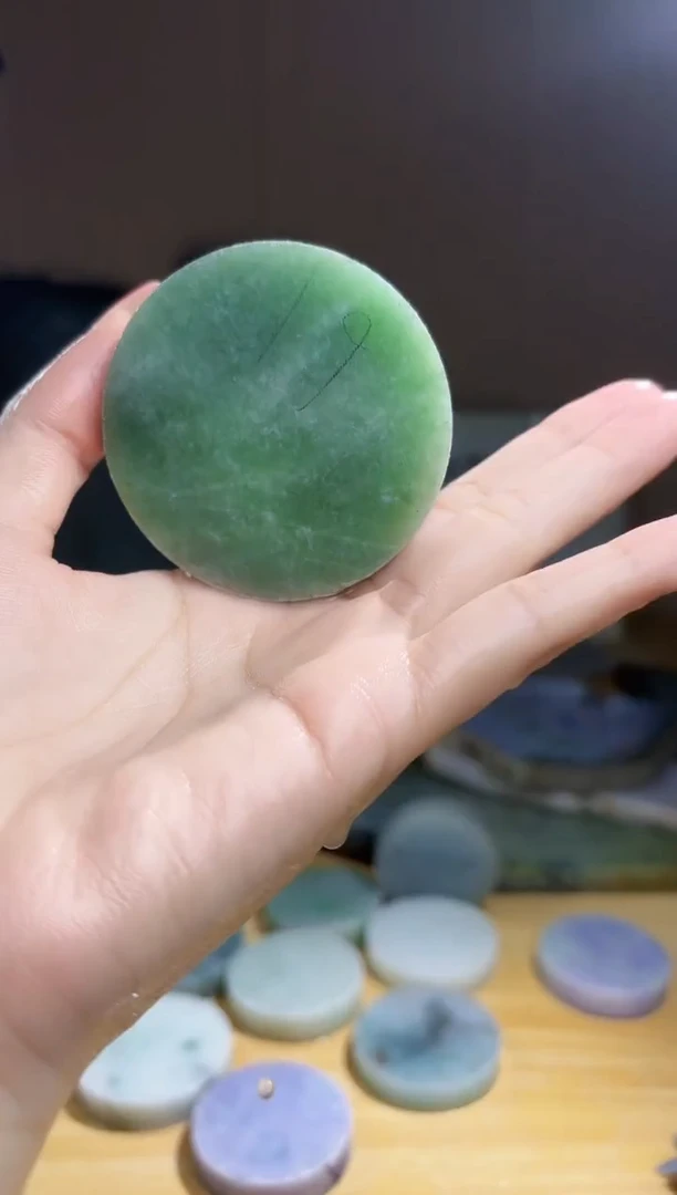 翡翠未镶嵌颈饰翡翠A货 温谭225