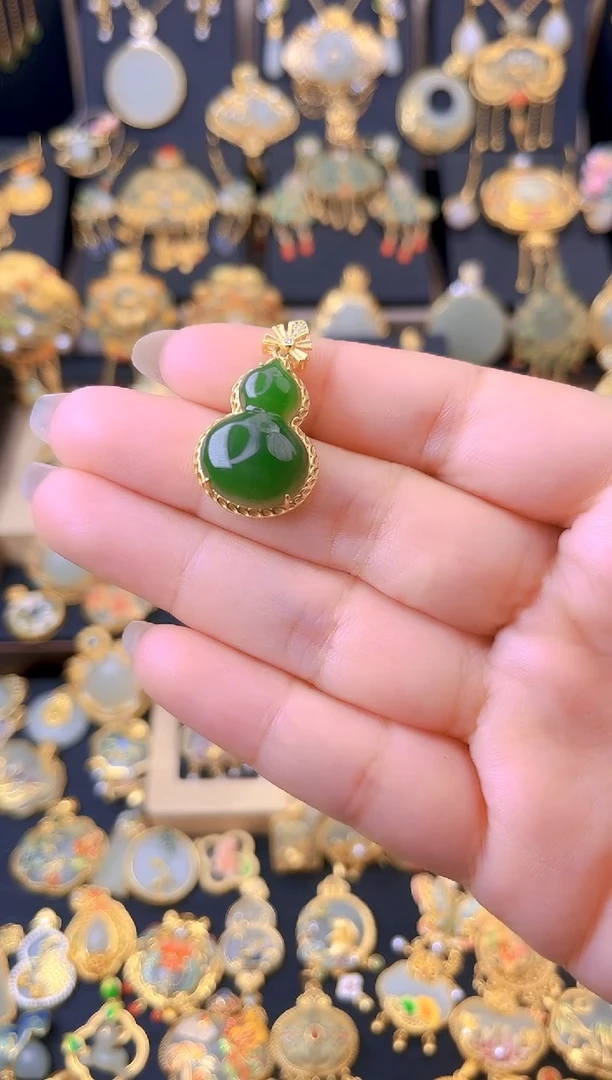 和田玉银S925镀金镶嵌颈饰碧玉葫芦吊坠