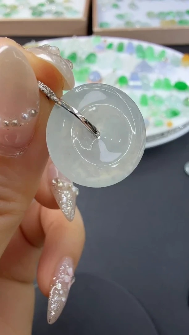 颈饰18K金镶嵌翡翠H1130-1501-302