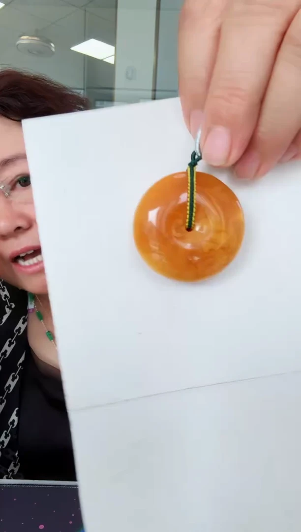 未镶嵌颈饰蜜蜡挂坠