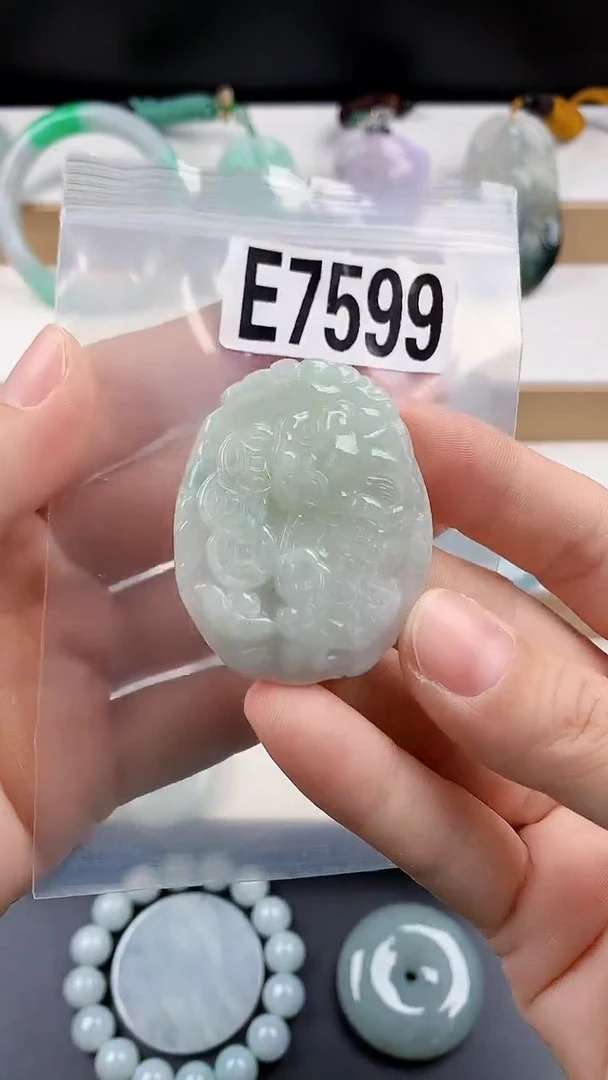 颈饰未镶嵌翡翠天然翡翠吊坠挂件