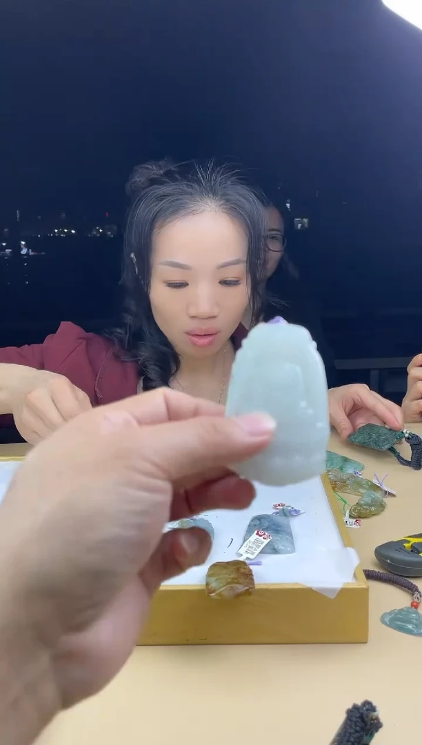 【闪购商品】定制翡翠未镶嵌    6114