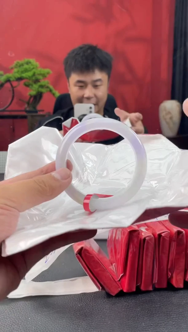 未镶嵌手镯翡翠7