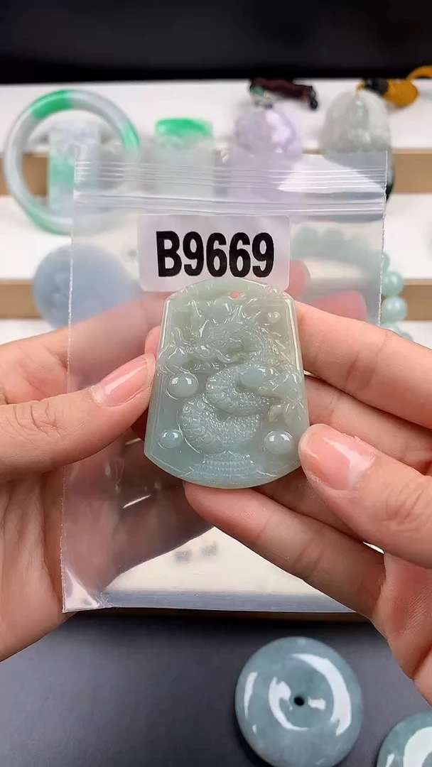 颈饰未镶嵌翡翠天然翡翠吊坠挂件