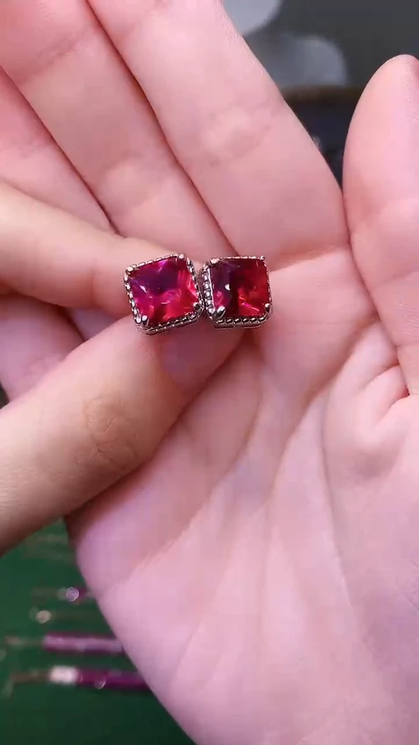 银S925镶嵌耳饰红宝石172