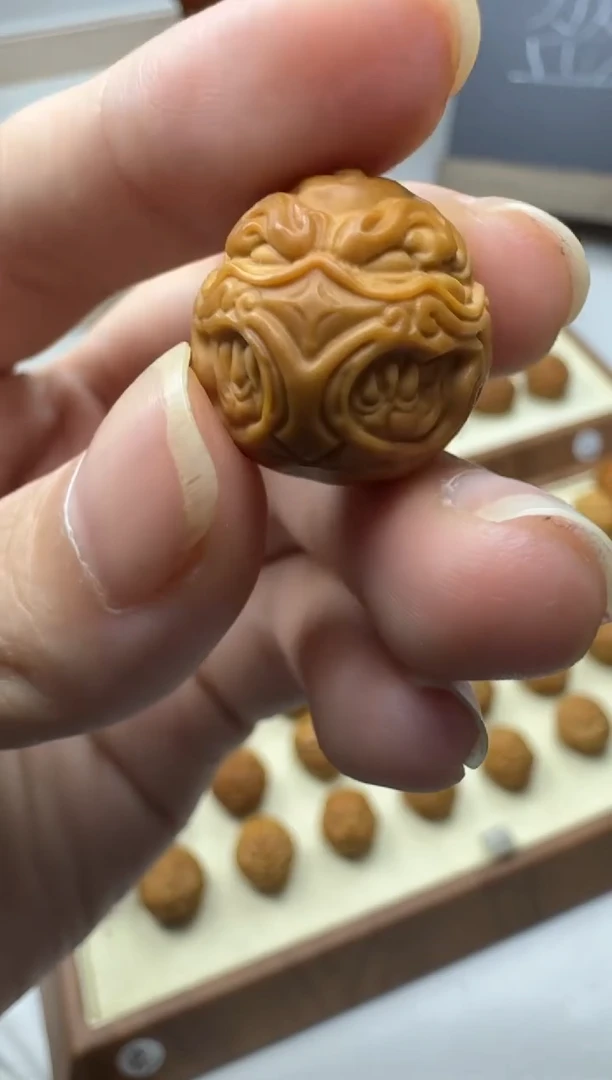 吊坠猴头核桃口罩恶僧