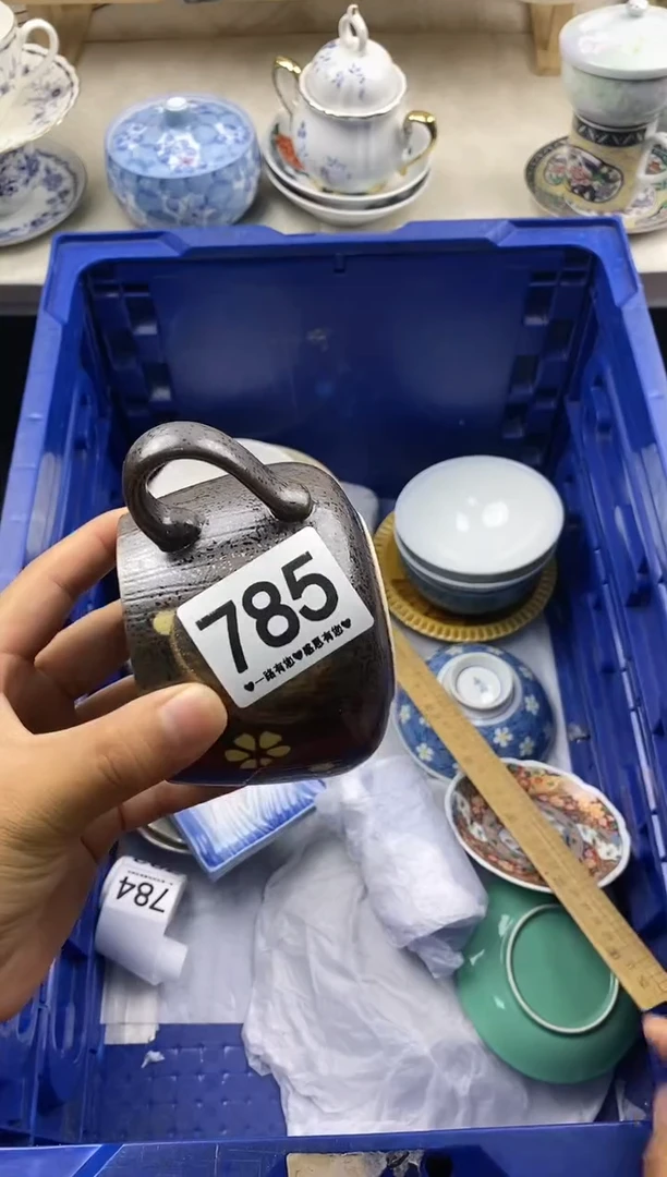 瓷片大****妈785...........