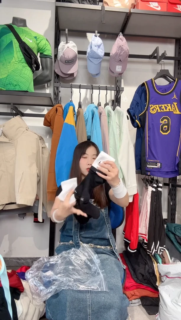 1540  编码 瑕疵款直播间过款为准 尺码 袜子