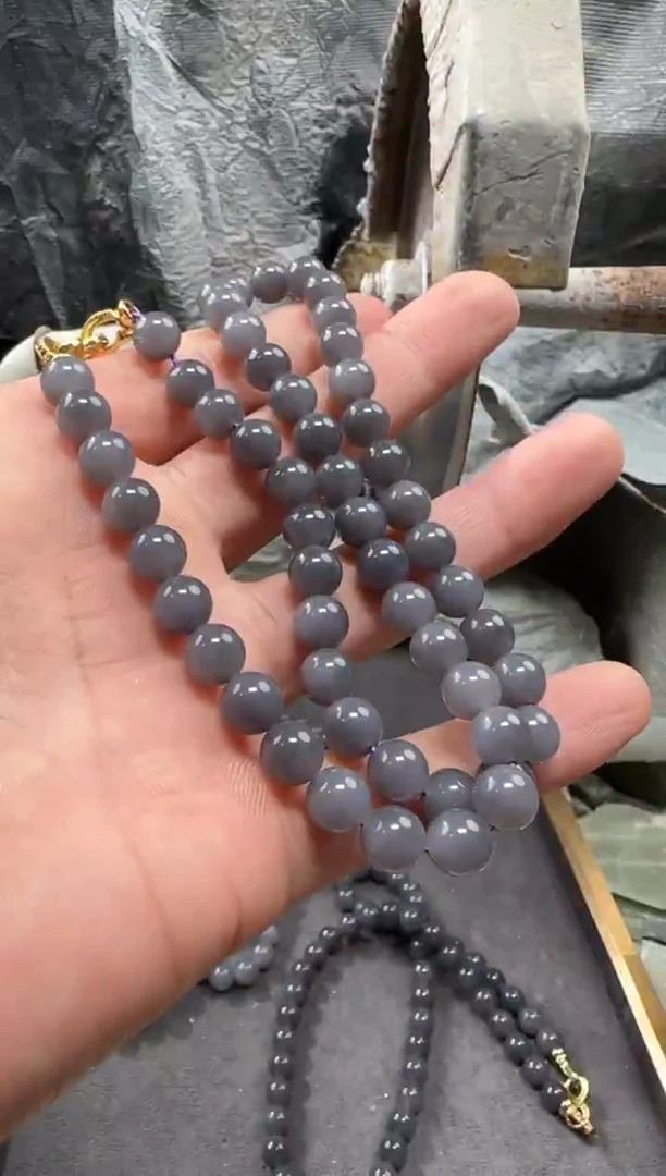 颈饰未镶嵌和田玉项链