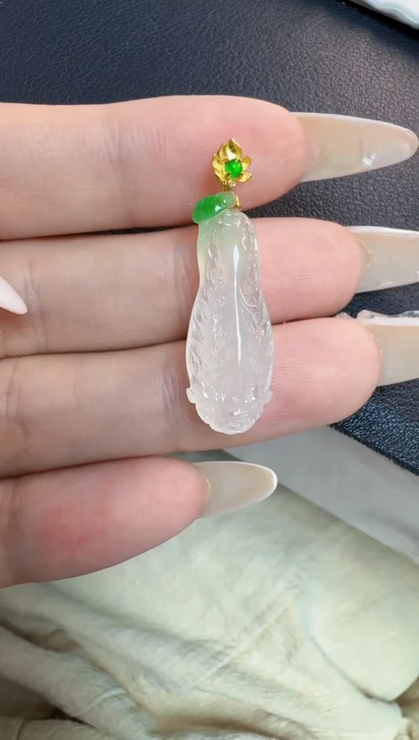 翡翠18K金镶嵌吊坠(不含链)缅甸A货翡翠