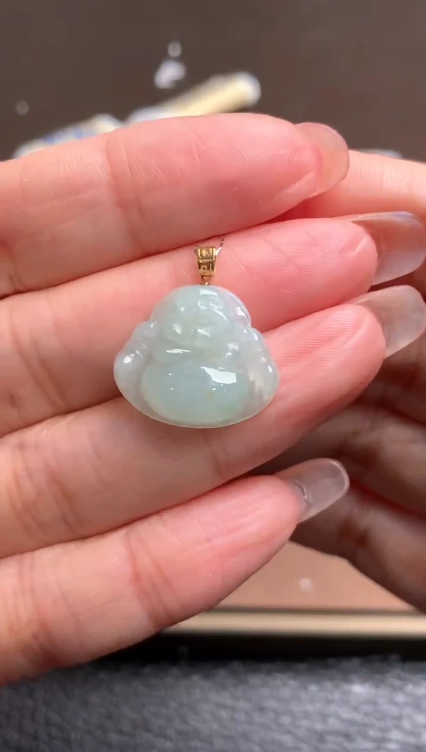 18K金镶嵌挂件翡翠一