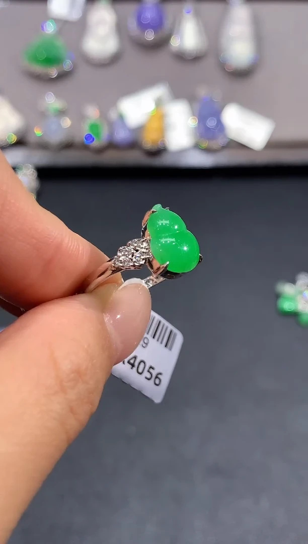 翡翠戒指18K金镶嵌SF 多样性发其一