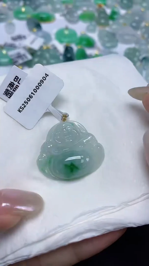 翡翠18K金镶嵌颈饰天然缅甸翡翠A货
