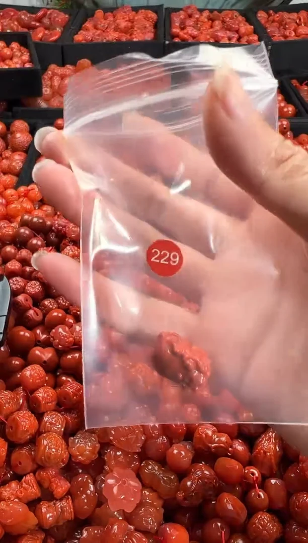 颈饰未镶嵌南红玛瑙1