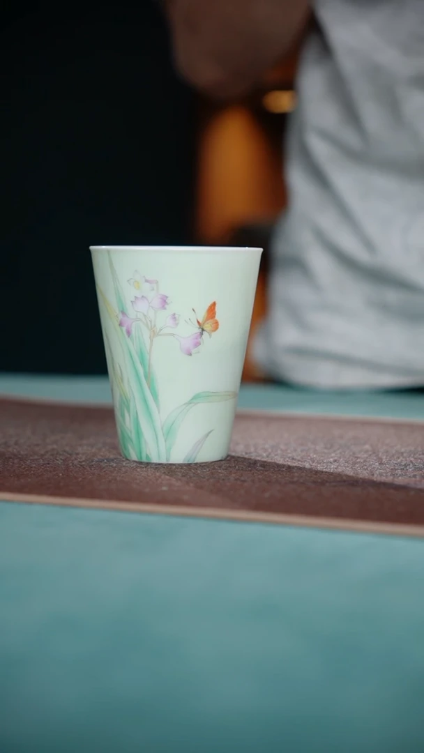 65-7水仙可乐杯（千山底款）