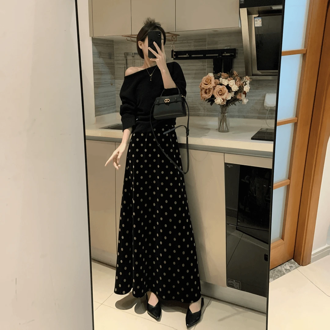 高级感气质复古丝绒半身裙女冬季新款圆点高腰松紧显瘦百搭长裙