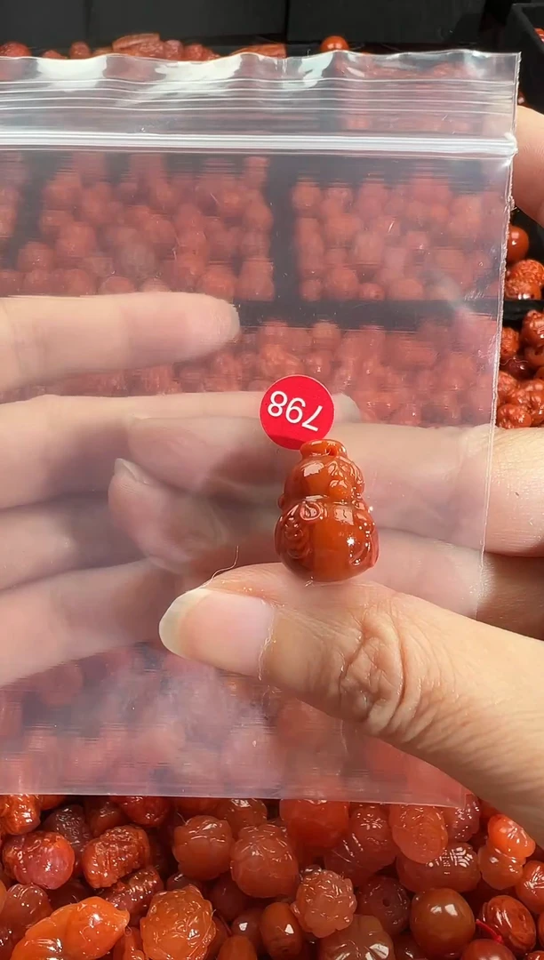 颈饰未镶嵌南红玛瑙1