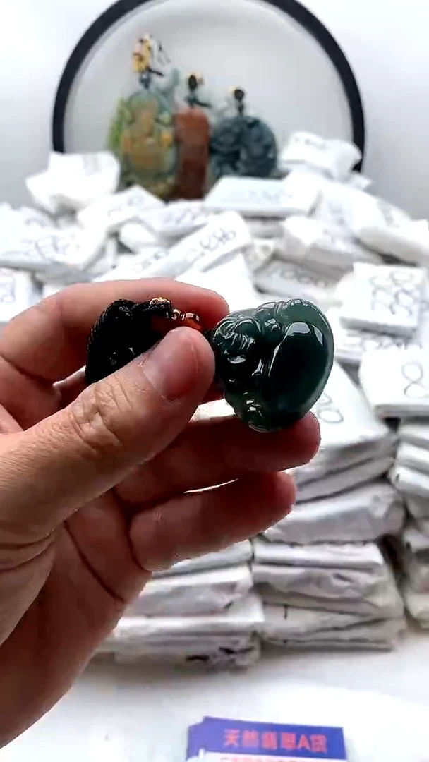 【闪购商品】翡翠颈饰未镶嵌佛公