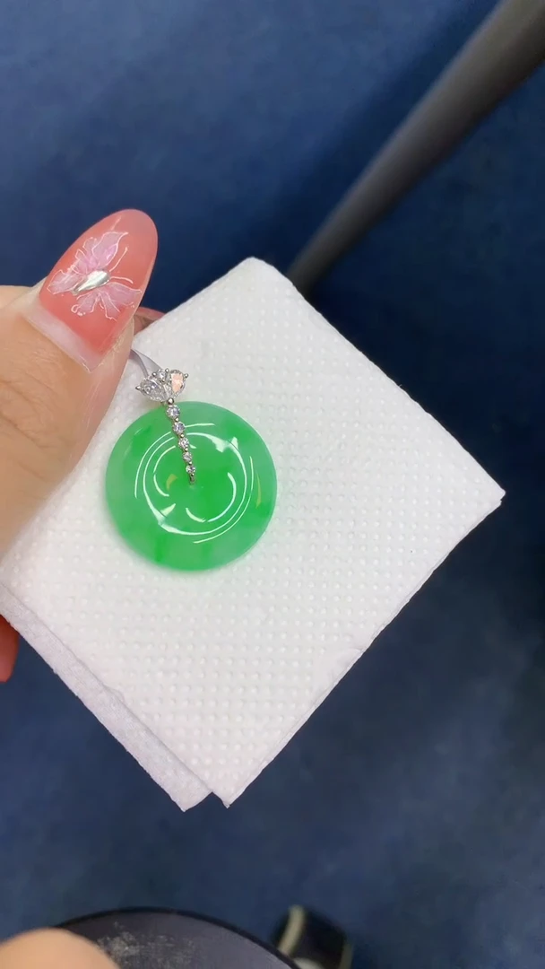 颈饰18K金镶嵌翡翠婉*1