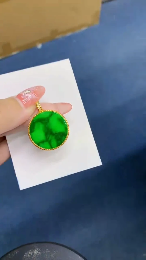 颈饰未镶嵌翡翠1