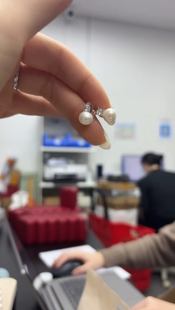 【闪购商品】淡水珍珠耳饰未镶嵌戴妃耳钉