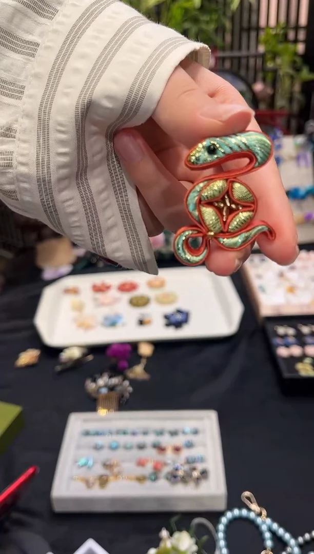 织绣小*子非遗苏绣手工饰品