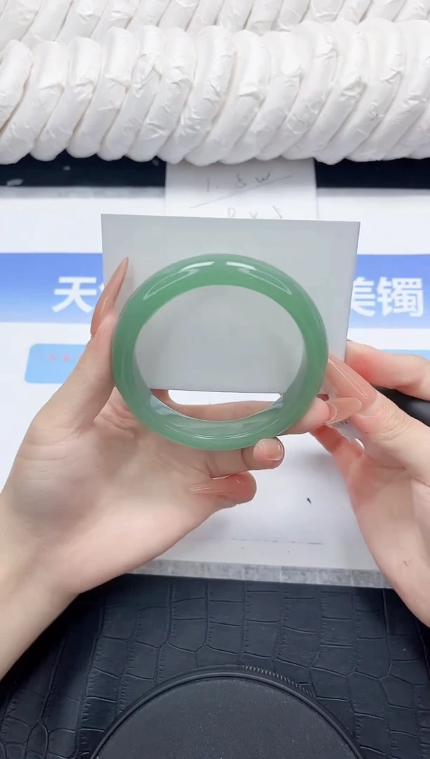 未镶嵌手镯石英质玉139-60