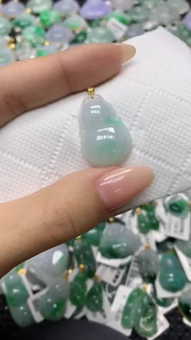 颈饰18K金镶嵌翡翠11111111111