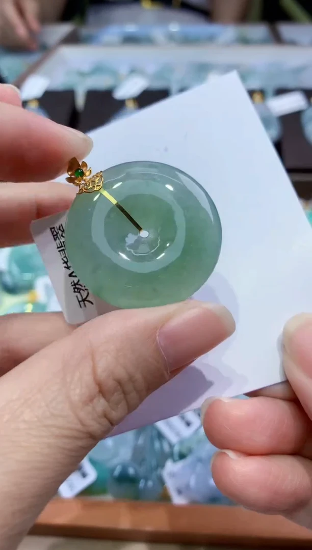 颈饰18K金镶嵌翡翠天然翡翠A货挂件