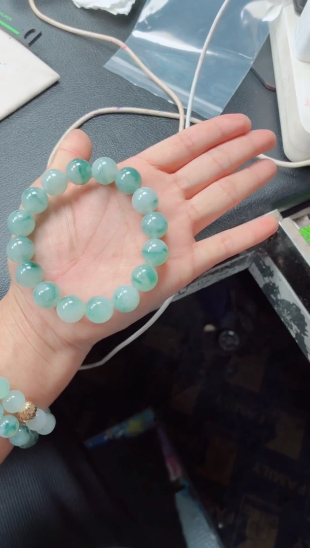 未镶嵌定制翡翠纽****?毛货需精细抛光，拍一发一