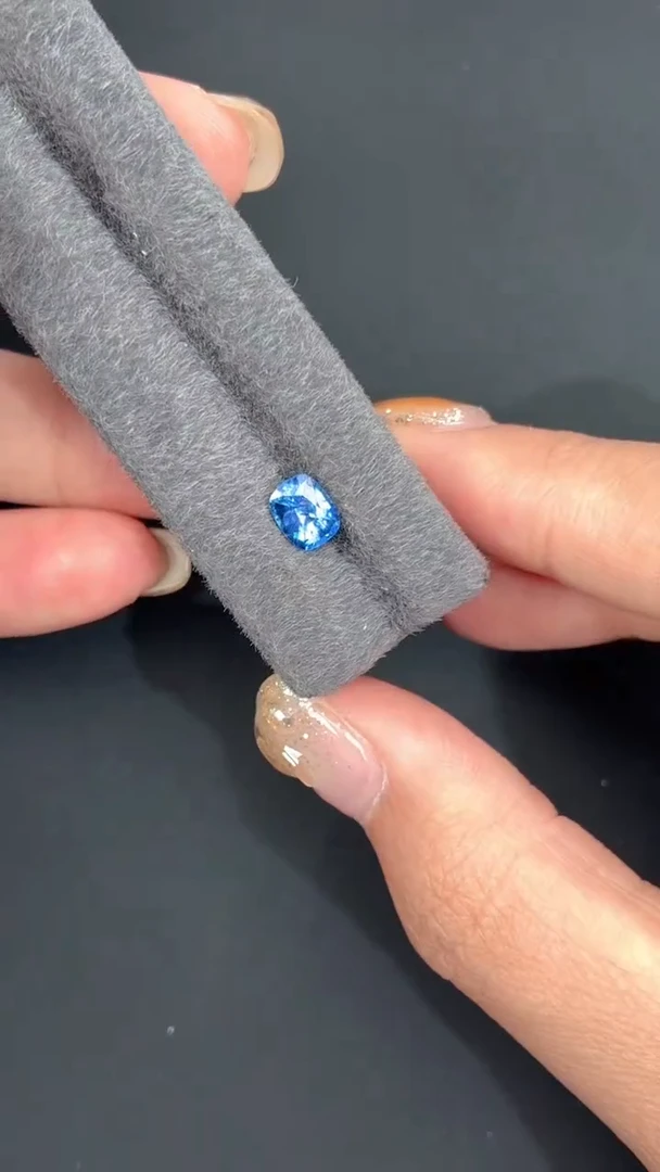 裸石蓝宝石矢车菊1.3ct