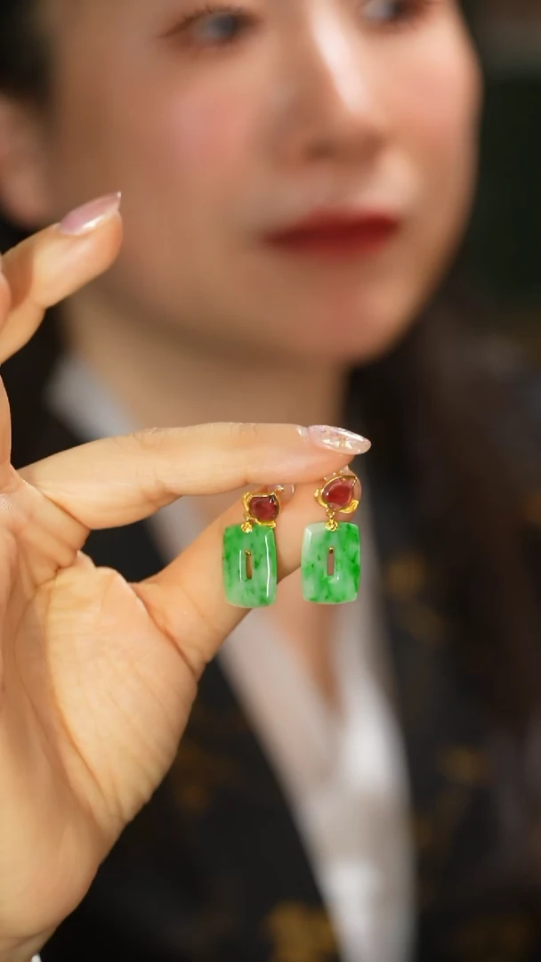 18K金镶嵌翡翠耳饰耳坠