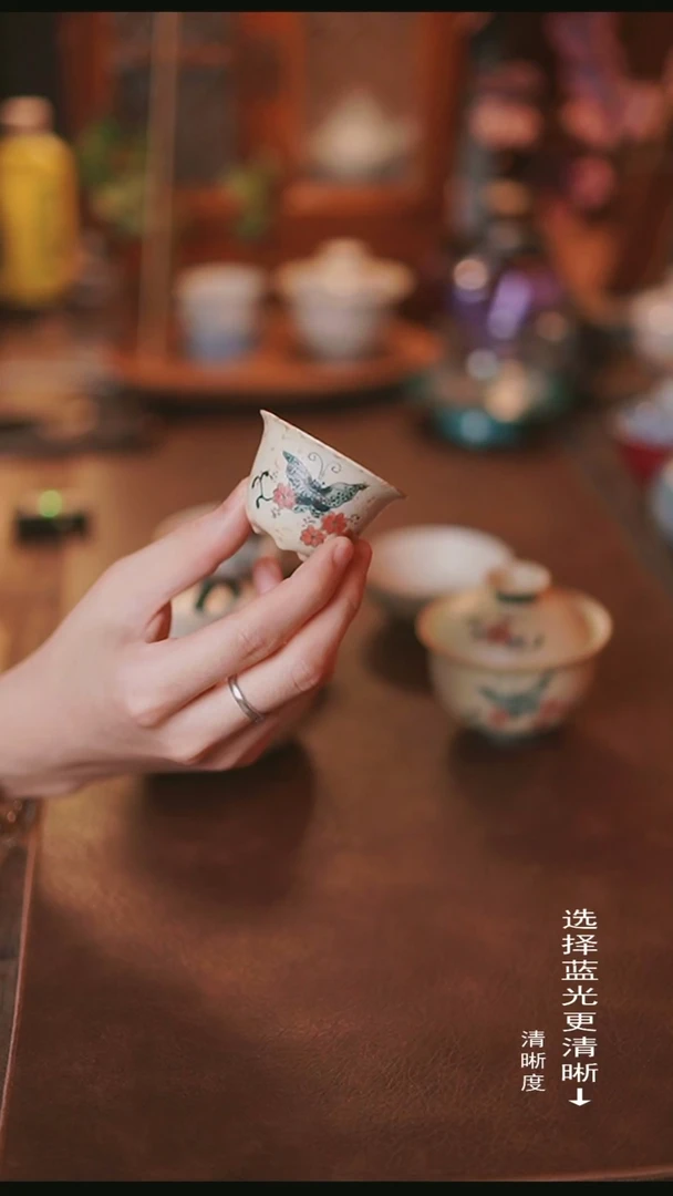 焦糖青花手绘蝴蝶杯