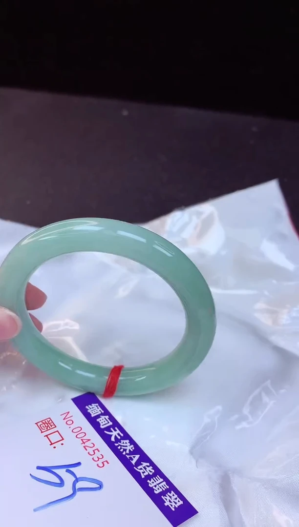 【闪购商品】翡翠手镯未镶嵌59+             