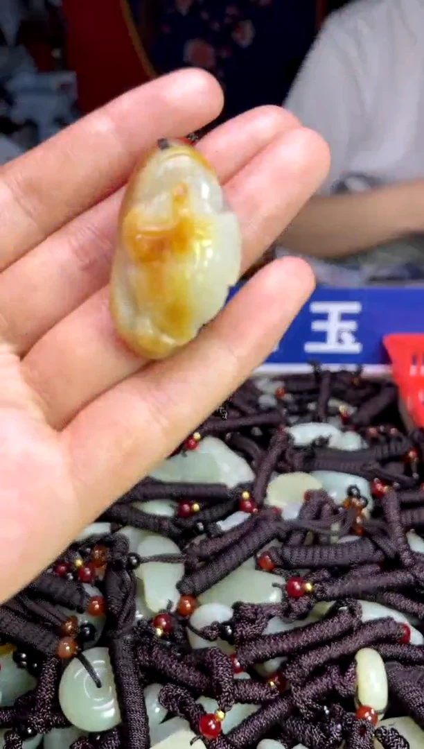 未镶嵌和田玉摆件1