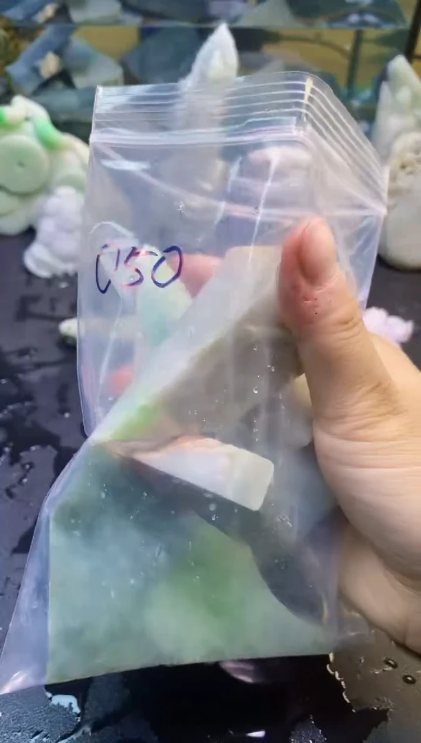 翡翠挂件未镶嵌天然翡翠050