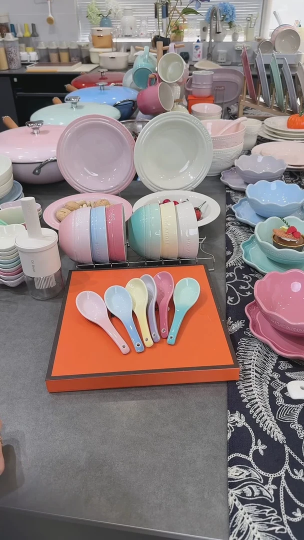 【闪购商品】瓷六色勺子