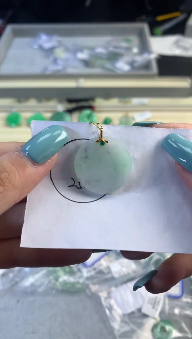 18K金镶嵌挂件翡翠天然A货缅甸翡翠,一物一证（含链子）