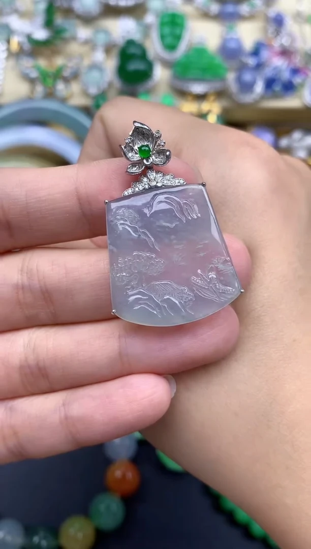 颈饰18K金镶嵌翡翠300-春日珠宝