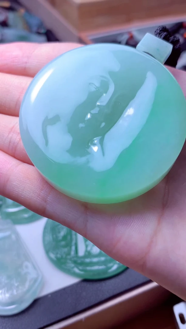 颈饰未镶嵌翡翠天然A货翡翠