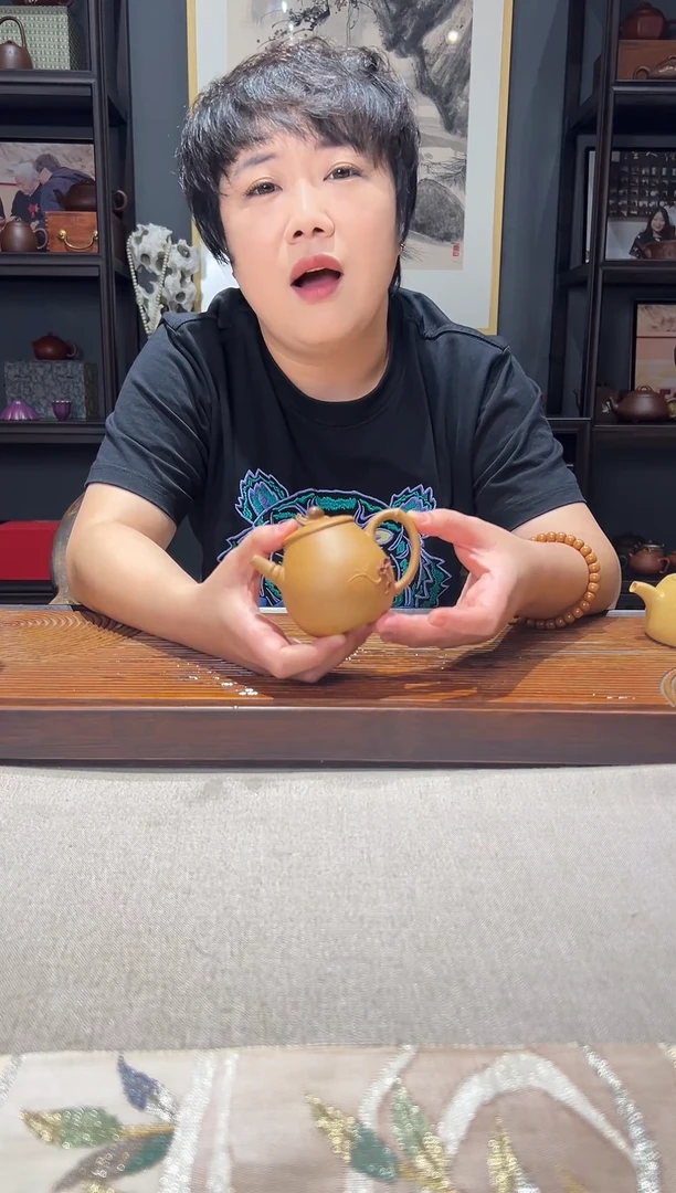 茶壶紫砂冷黄金 漫步人生