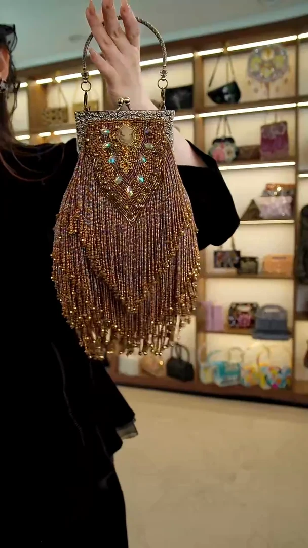 织物百格汇手工串珠包