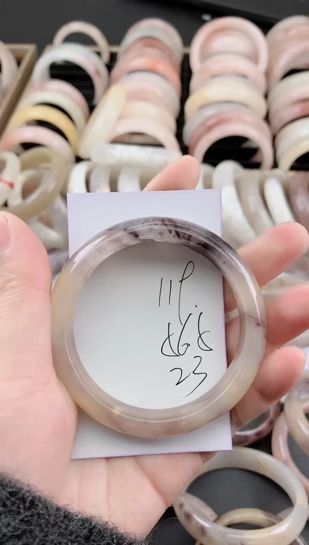 未镶嵌手镯石英质玉119