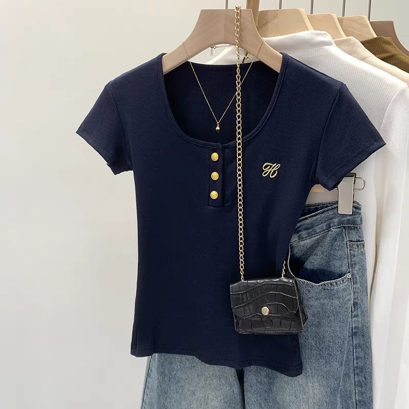 美式刺绣正肩短袖T恤女夏季新款别致纽扣高级感漂亮半袖上衣ins风