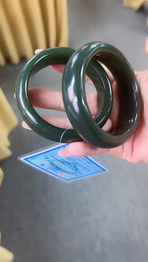 和田玉手镯未镶嵌红*1250037