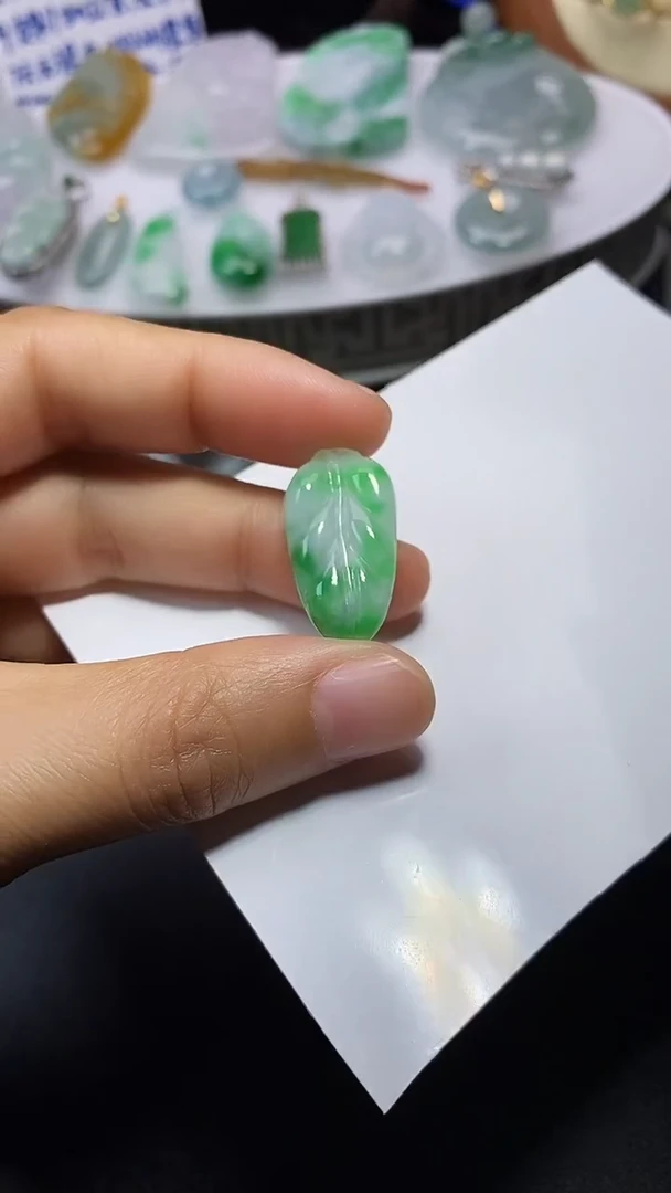 颈饰未镶嵌翡翠吊坠