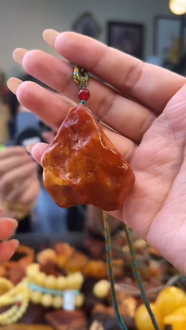琥珀颈饰未镶嵌吊坠